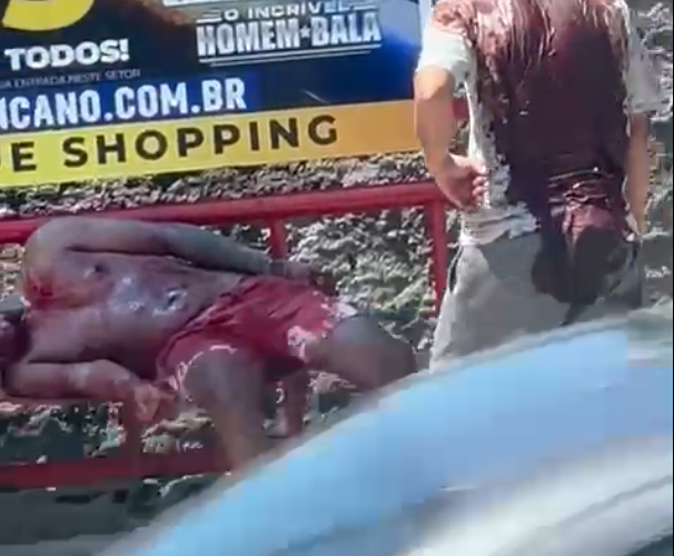 esfaqueado.png