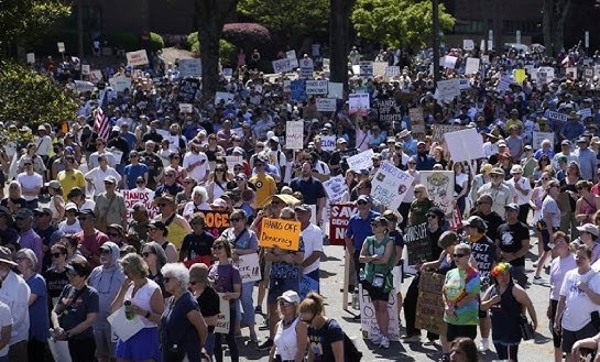 protesto-contra-trump-mscbc.jpg